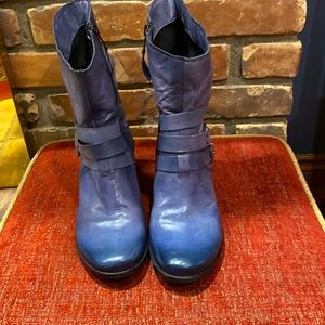 MJUS hand coloured/washed leather boots, slate blue. Italian brand.